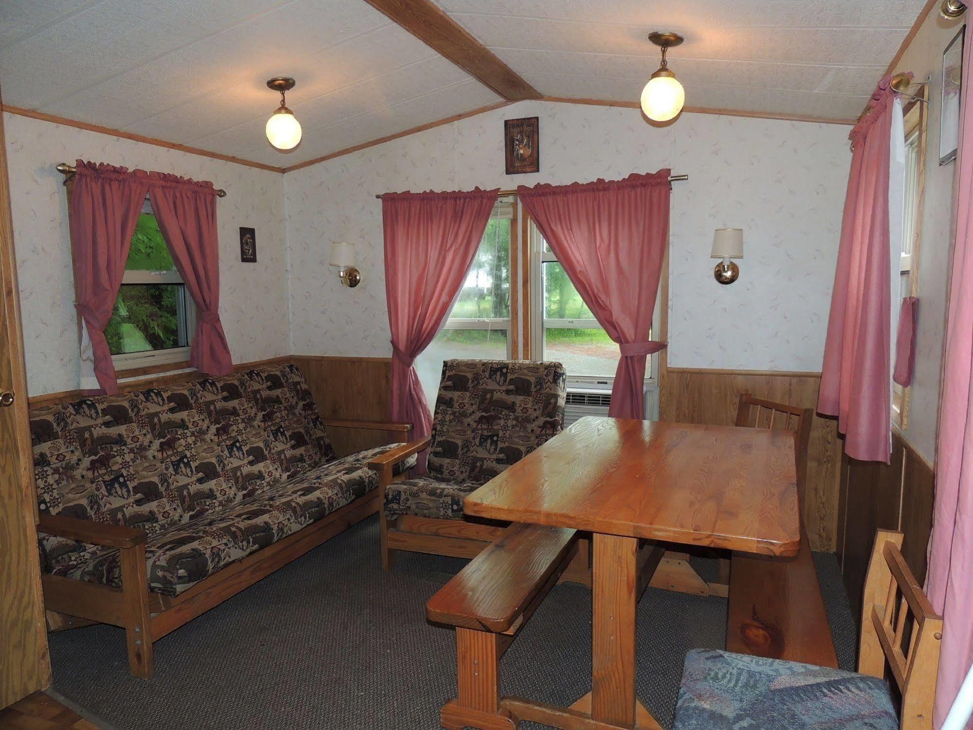 Lake George Escape - Campground Warrensburg Bagian luar foto