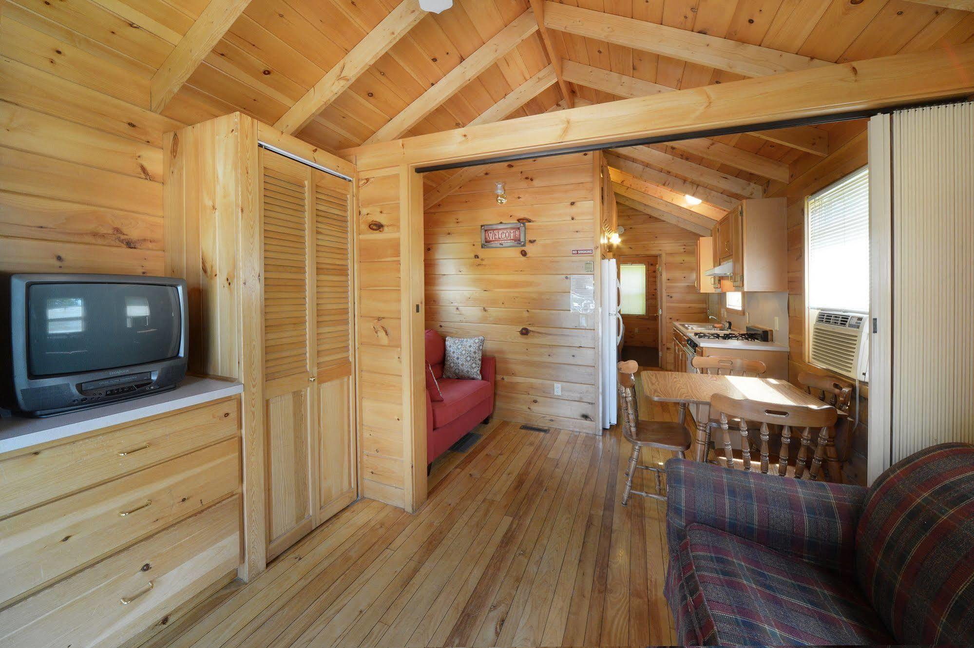Lake George Escape - Campground Warrensburg Bagian luar foto
