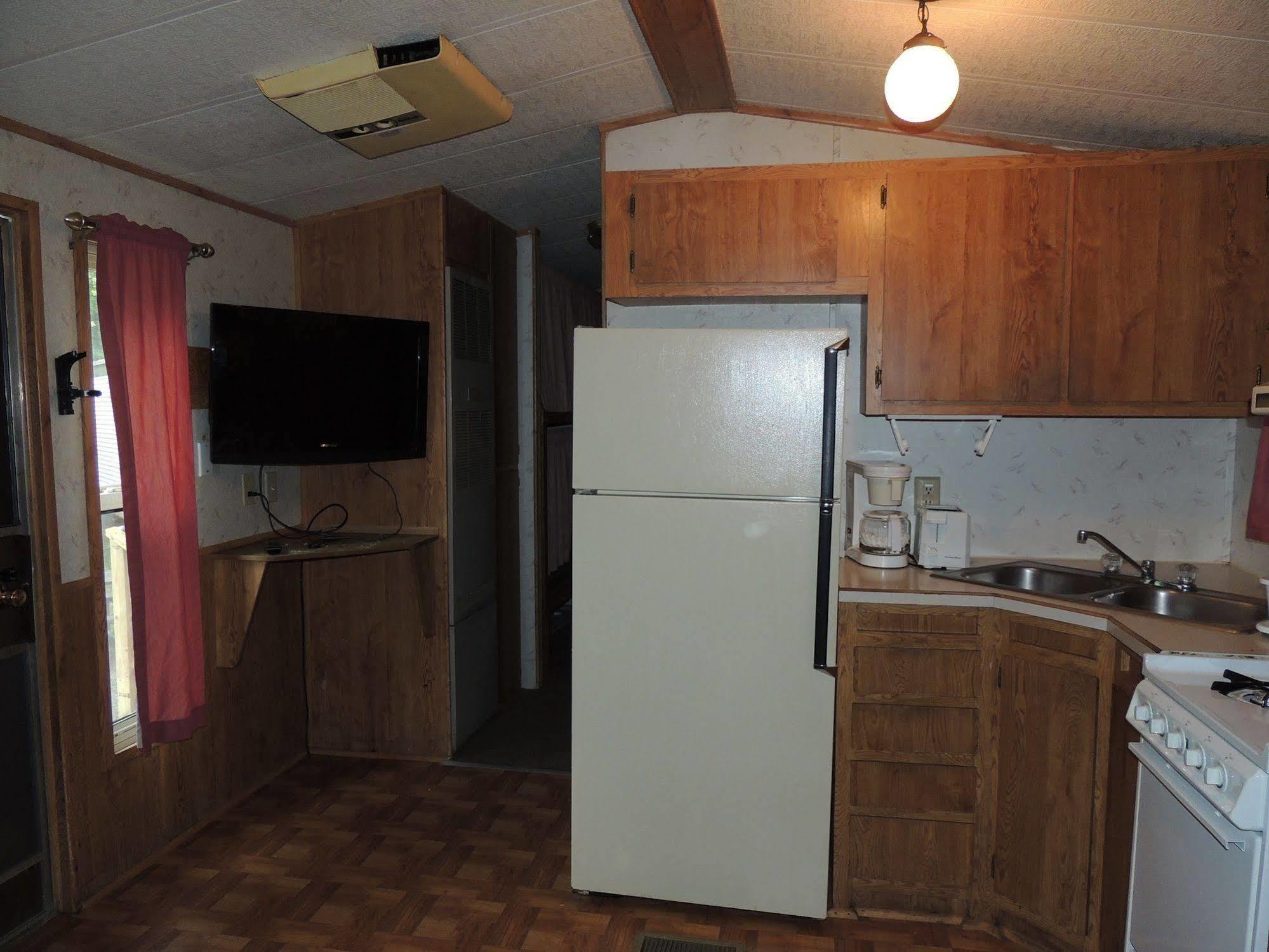 Lake George Escape - Campground Warrensburg Bagian luar foto