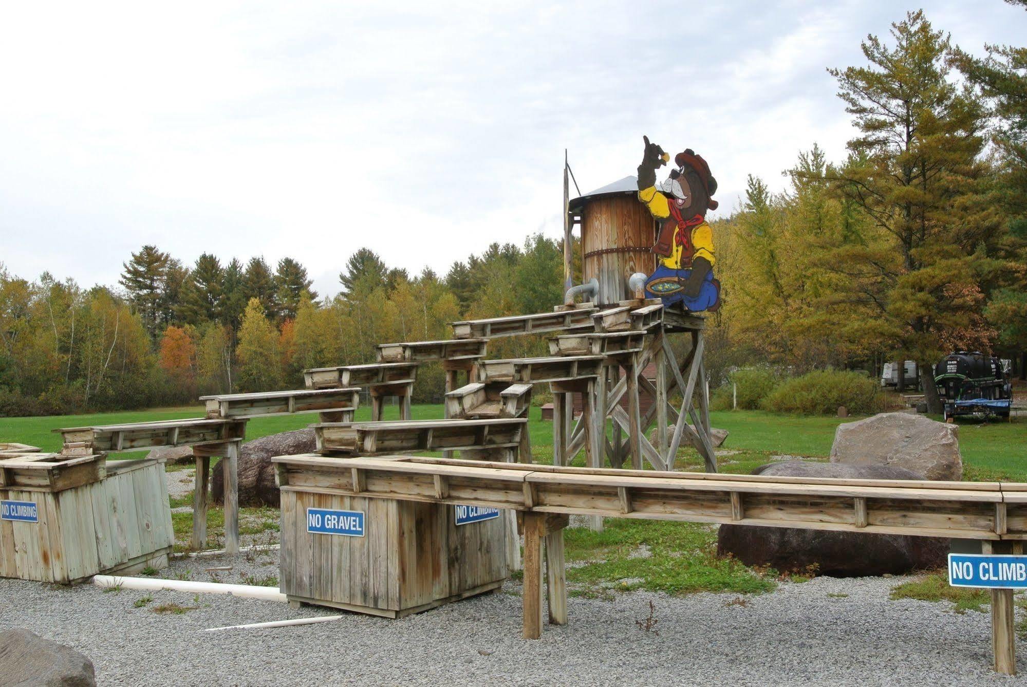 Lake George Escape - Campground Warrensburg Bagian luar foto